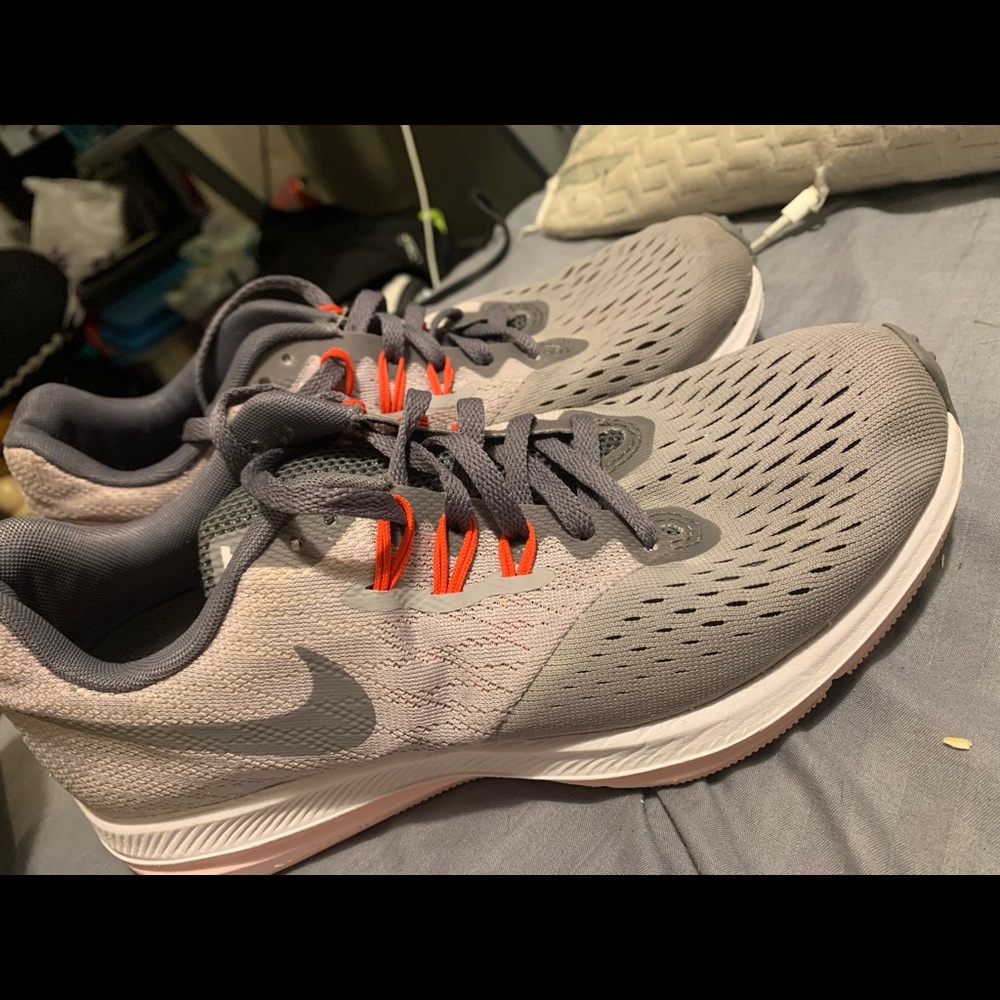 Nike Tennis Shoes